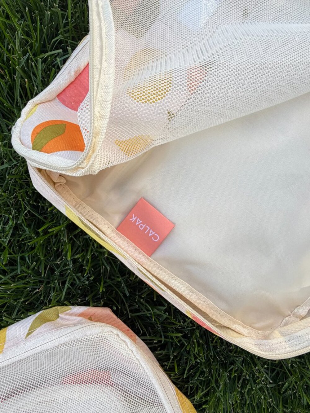 NEW! CALPAK Packing Cube Set - Picture 4 of 5